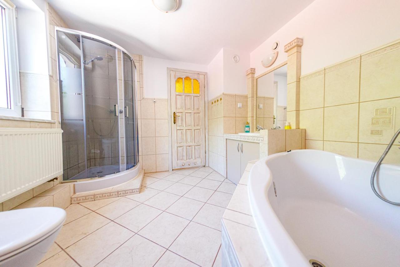 Stara Piekarnia - Plac Lotnikow Olsztyn  Exteriör bild